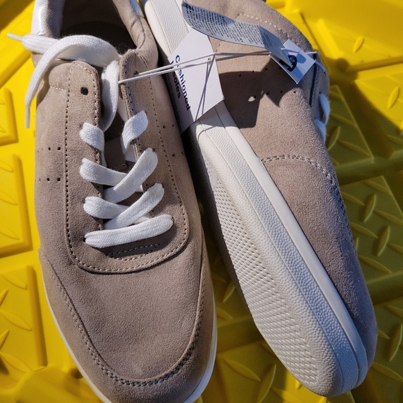 Old Navy light taupe sneakers - Picture 2 of 6